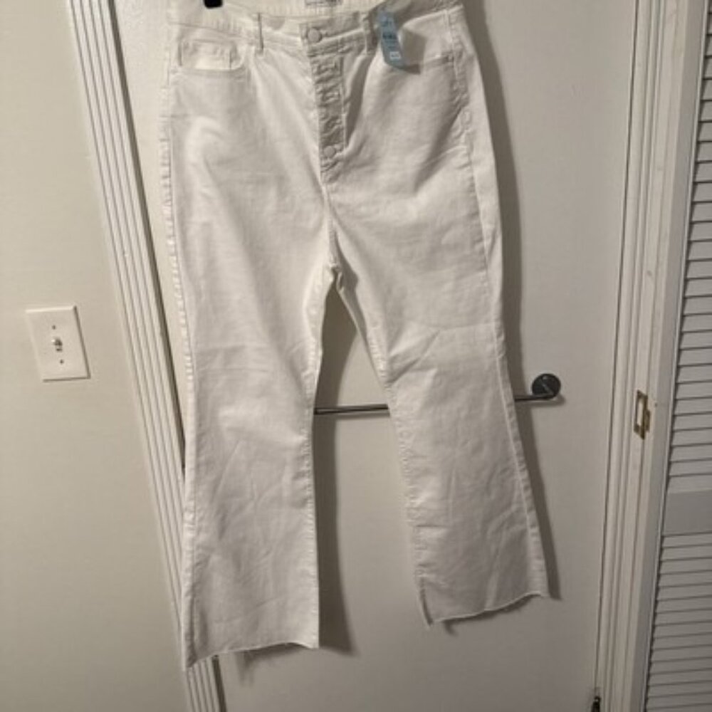 Loft Women’s White Jeans Size 32 The Slim Flare High Rise Curvy Regular NWT